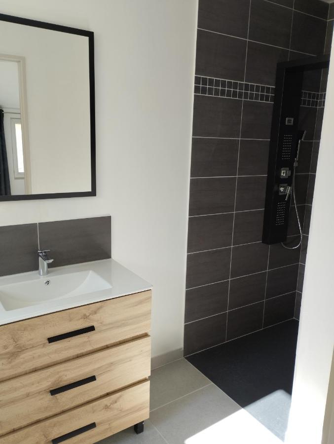 Appartement Meuble Et Tout Confort, Au Milieu De La Campagne Saint-Paul-Trois-Châteaux Exterior foto